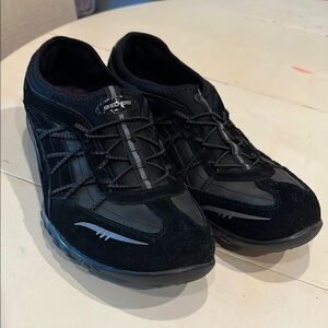 Skechers Black Athletic Shoes size 9.5 women’s